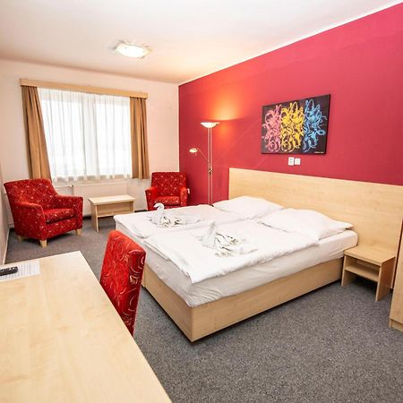 Mestsky Hotel Bobik Volary Esterno foto