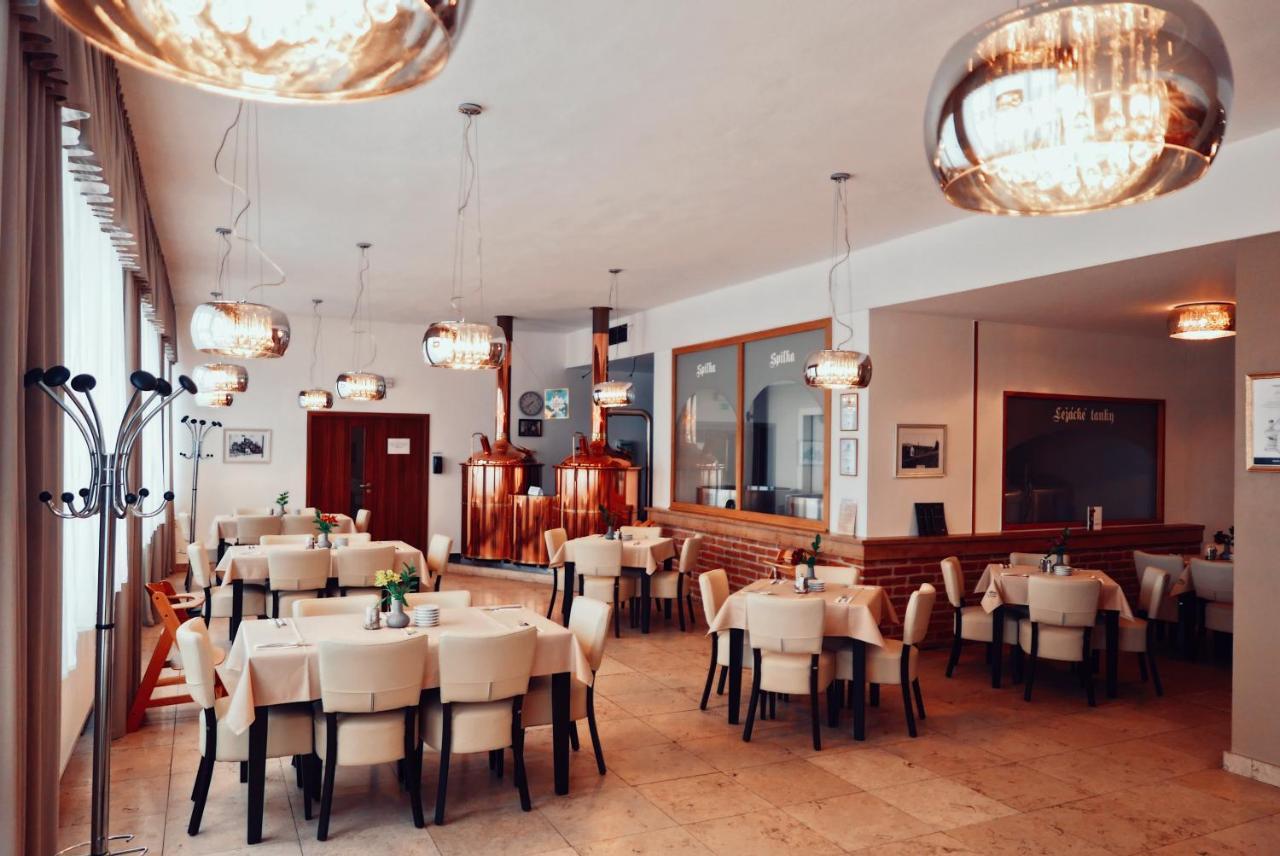 Mestsky Hotel Bobik Volary Esterno foto