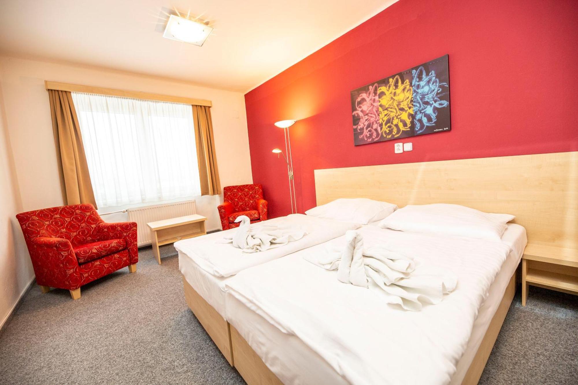 Mestsky Hotel Bobik Volary Esterno foto