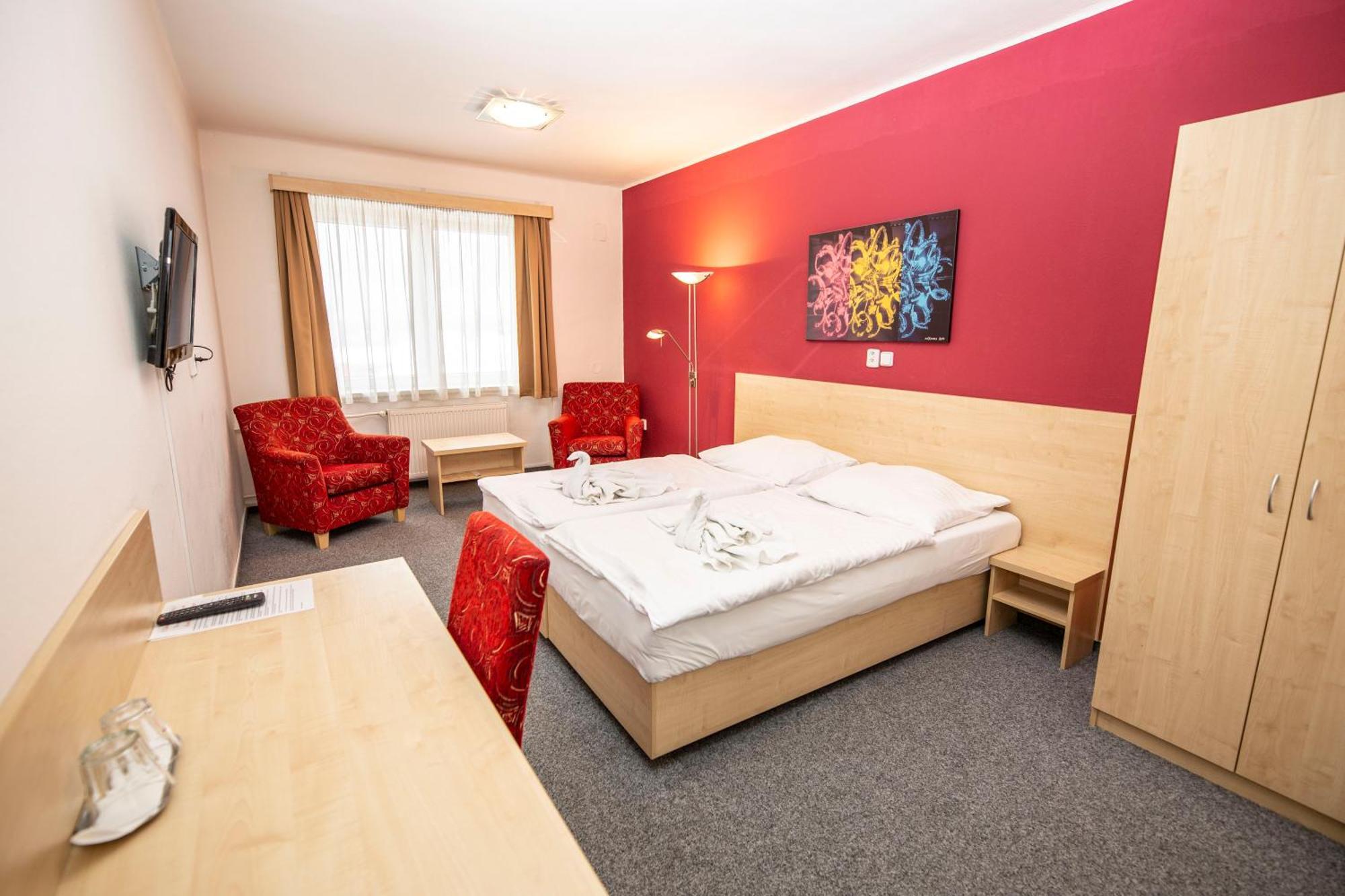Mestsky Hotel Bobik Volary Esterno foto